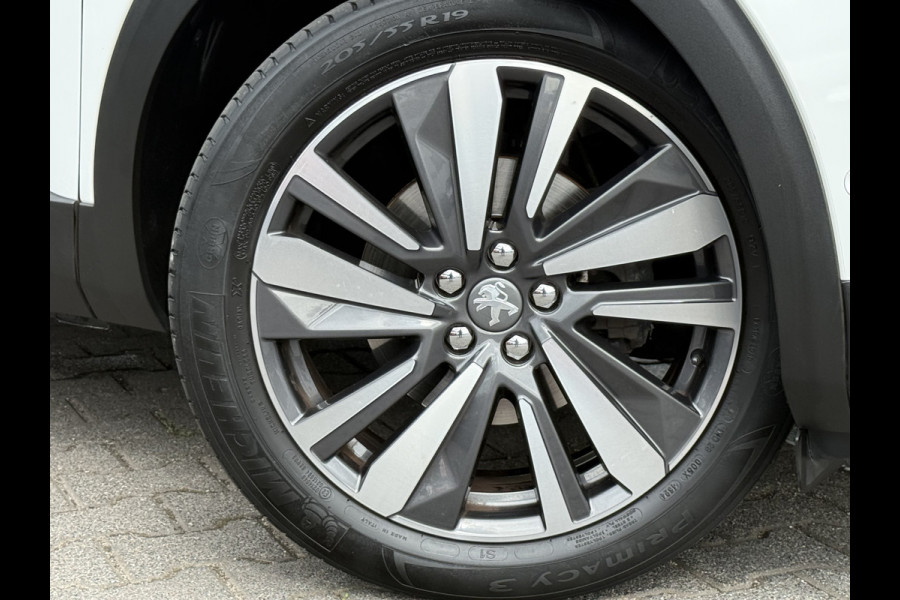 Peugeot 3008 1.2 PureTech Allure | Trekhaak | Pano | CarPlay | Keyless | 19 inch