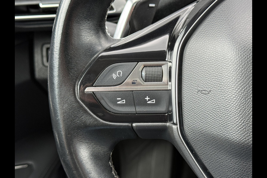 Peugeot 3008 1.2 PureTech Allure | Trekhaak | Pano | CarPlay | Keyless | 19 inch