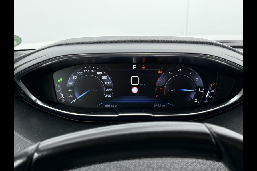 Peugeot 3008 1.2 PureTech Allure | Trekhaak | Pano | CarPlay | Keyless | 19 inch