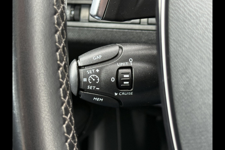 Peugeot 3008 1.2 PureTech Allure | Trekhaak | Pano | CarPlay | Keyless | 19 inch