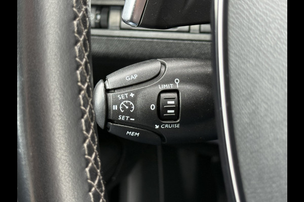 Peugeot 3008 1.2 PureTech Allure | Trekhaak | Pano | CarPlay | Keyless | 19 inch