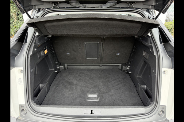 Peugeot 3008 1.2 PureTech Allure | Trekhaak | Pano | CarPlay | Keyless | 19 inch
