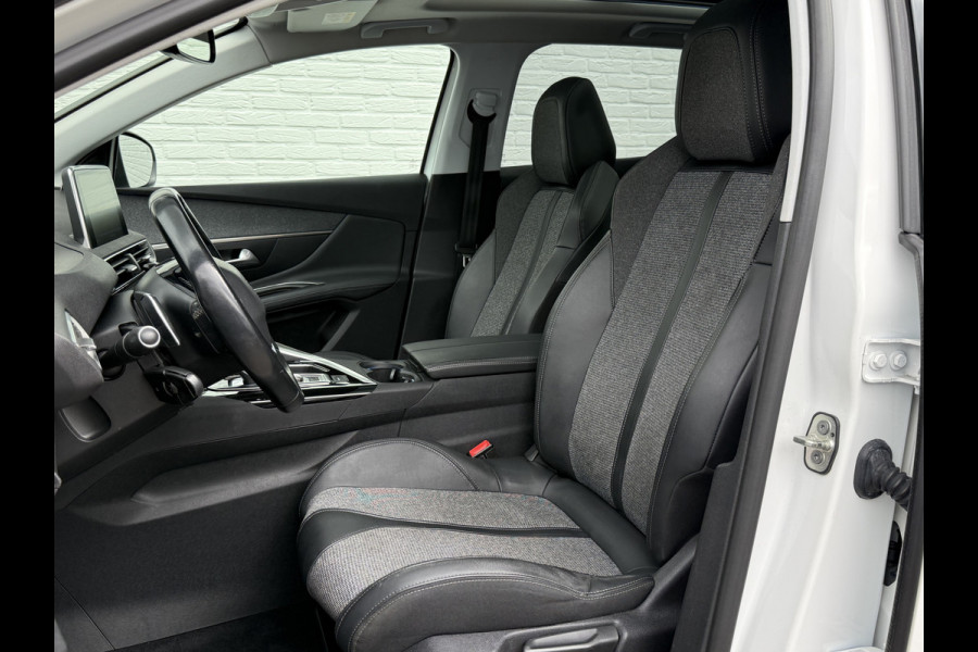 Peugeot 3008 1.2 PureTech Allure | Trekhaak | Pano | CarPlay | Keyless | 19 inch