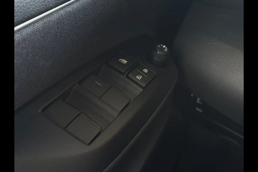 Mazda 2 Hybrid 1.5 Centre-line (NL-auto, Fabrieksgarantie, Navi, Carplay, StoelV, Camera, Addapt Cruise, Lane Assist, Etc)