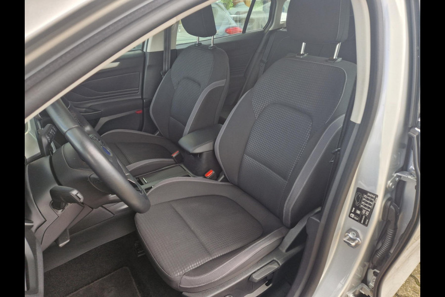 Ford FOCUS Wagon 1.0 EcoBoost Trend Edition Business Zeer nette auto |  Trekhaak |  Cruise | Navi | Parkeersensoren