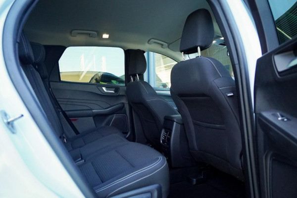 Ford Kuga 2.5 PHEV Titanium / Trekhaak wegklapbaar / Getint Glas / 18'' / Winterpack II / Incl BTW