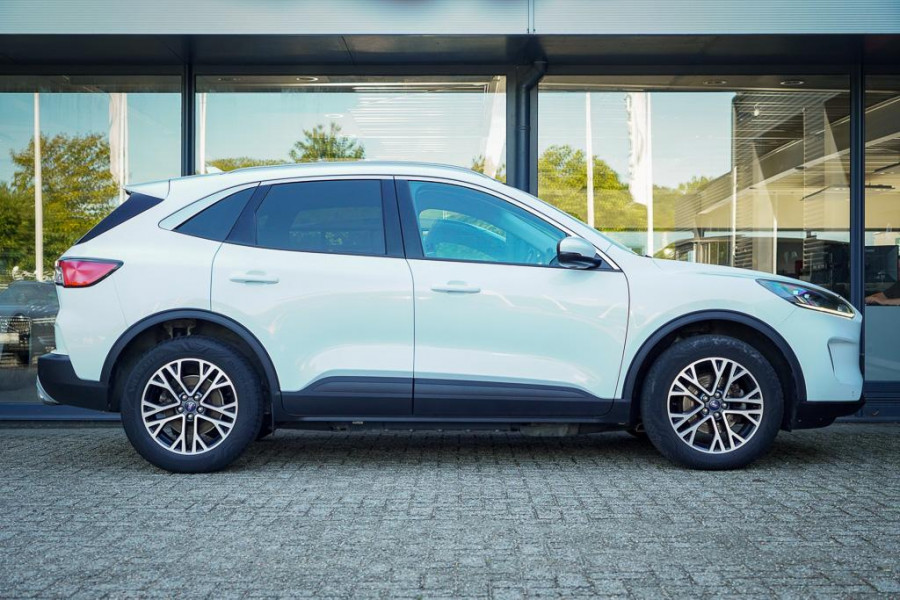Ford Kuga 2.5 PHEV Titanium / Trekhaak wegklapbaar / Getint Glas / 18'' / Winterpack II / Incl BTW