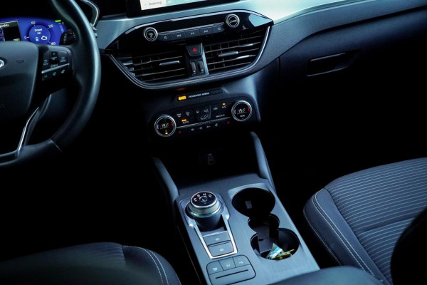 Ford Kuga 2.5 PHEV Titanium / Trekhaak wegklapbaar / Getint Glas / 18'' / Winterpack II / Incl BTW