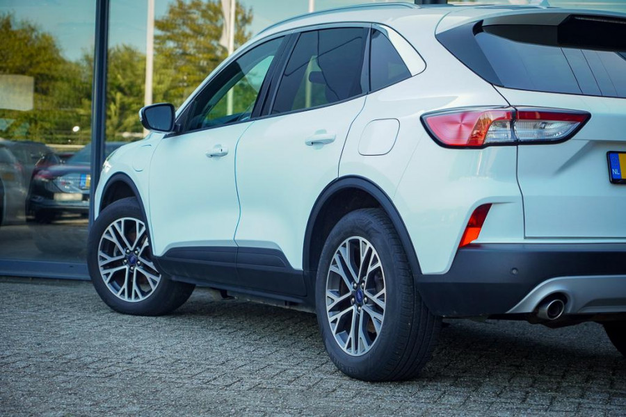 Ford Kuga 2.5 PHEV Titanium / Trekhaak wegklapbaar / Getint Glas / 18'' / Winterpack II / Incl BTW