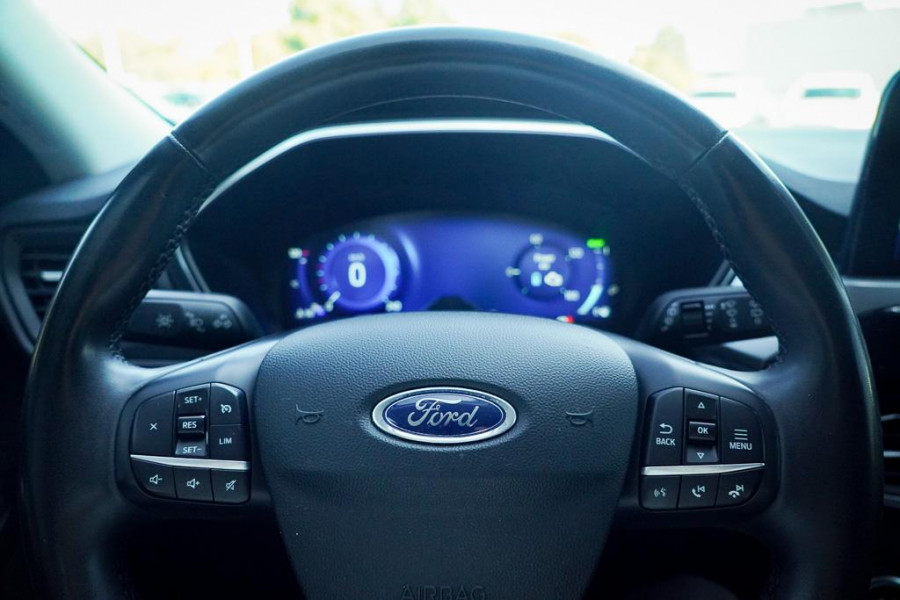 Ford Kuga 2.5 PHEV Titanium / Trekhaak wegklapbaar / Getint Glas / 18'' / Winterpack II / Incl BTW