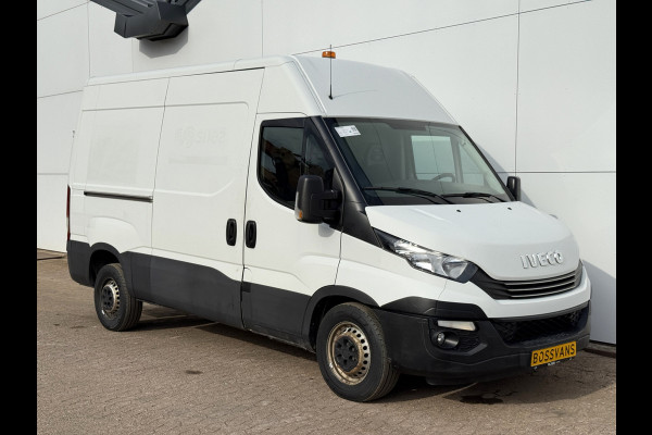 Iveco Daily 35S14 2.3 352 L2H2 Airco Cruise Control 3,5tons Trekhaak Inbouw