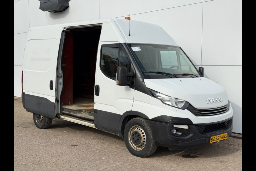 Iveco Daily 35S14 2.3 352 L2H2 Airco Cruise Control 3,5tons Trekhaak Inbouw