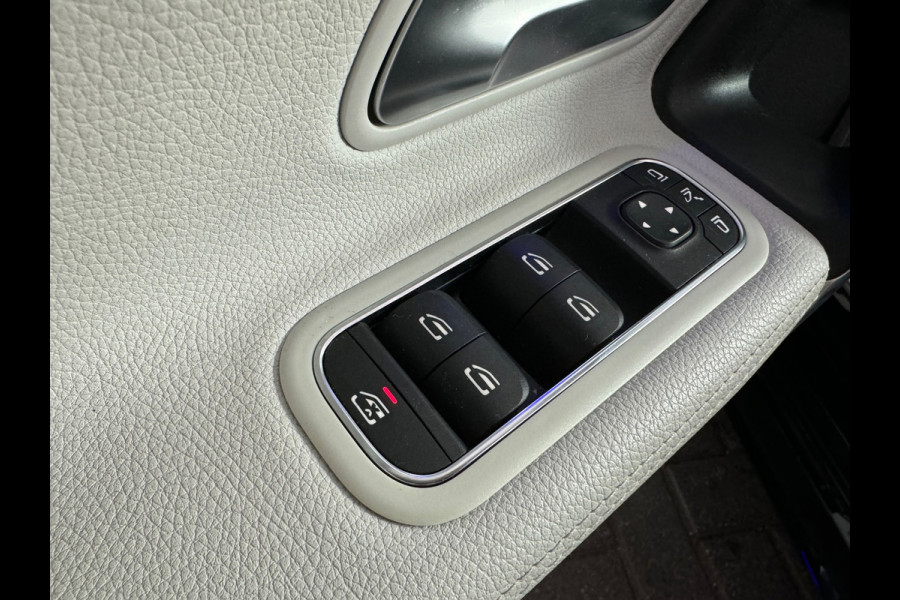 Mercedes-Benz A-Klasse 180 AMG Pano|Burmester|Sfeer|Camera|Dodehoek
