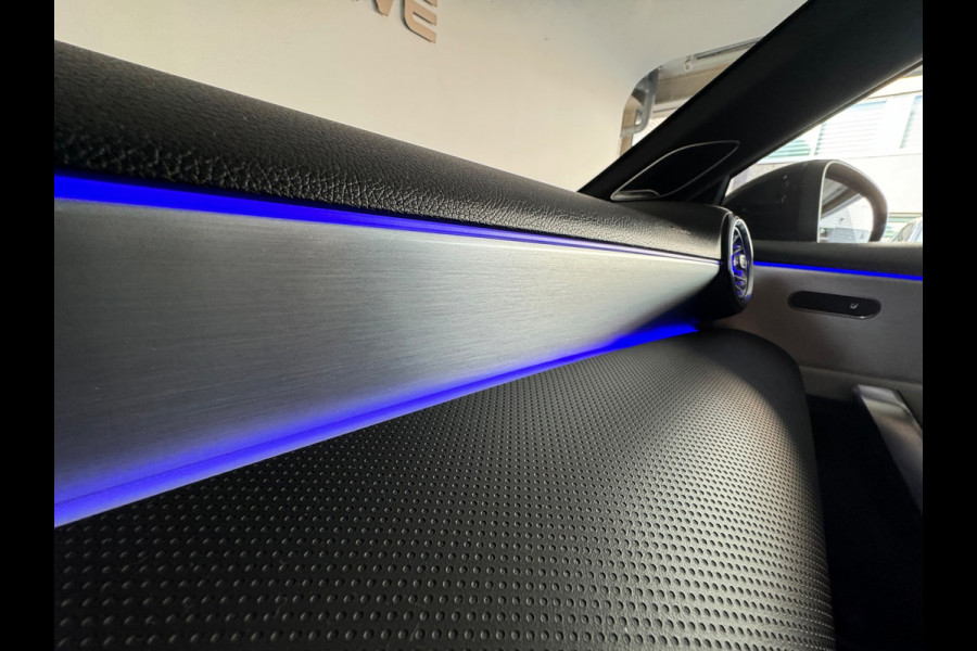 Mercedes-Benz A-Klasse 180 AMG Pano|Burmester|Sfeer|Camera|Dodehoek