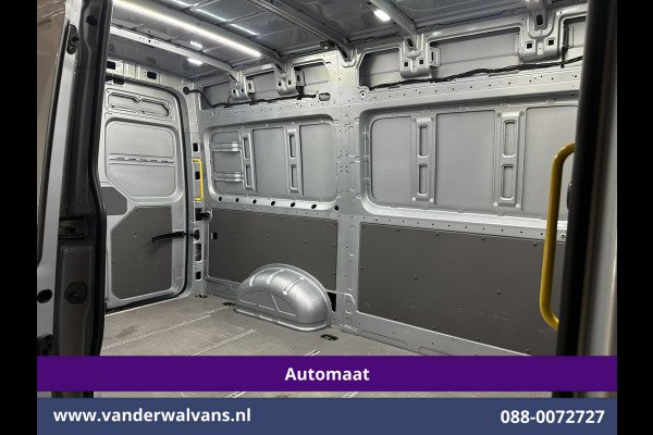 Volkswagen Crafter 2.0 TDI 141pk Automaat L3H3 L2H2 Euro6 Airco | Camera | Navigatie | Apple Carplay | Adaptieve Cruisecontrol | 3000kg Trekhaak Android Auto, Chauffeursstoel, Tachograaf, Parkeersensoren