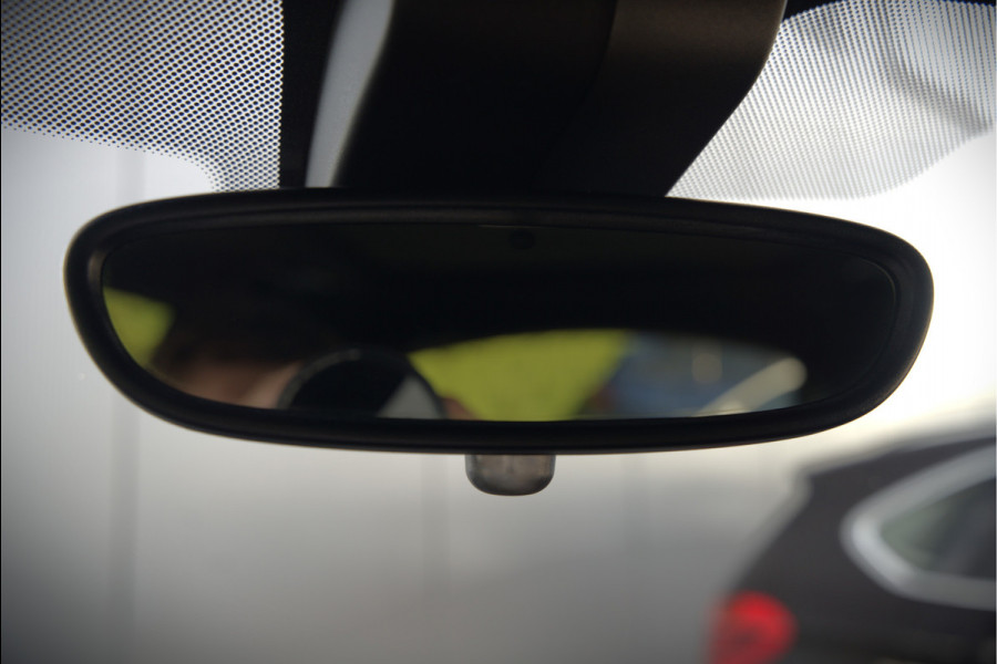 BMW X1 xDrive20i High Executive | Panoramadak | Head-Up Display | Stoelverwarming | HIFI | Camera | Leer | Trekhaak | Cruise Control | LED | Navigatie | NAP | Dealer Onderhouden | Automaat | Parkeersensoren | Climate Contro
