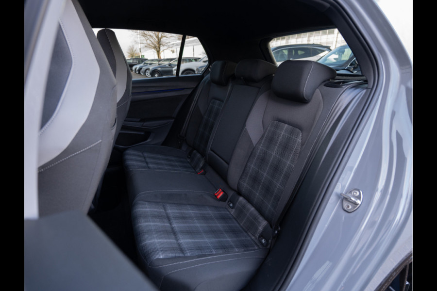 Volkswagen Golf 2.0 TDI DSG 200PK GTD | Pano | 19" R | Camera | BTW