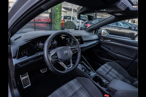 Volkswagen Golf 2.0 TDI DSG 200PK GTD | Pano | 19" R | Camera | BTW