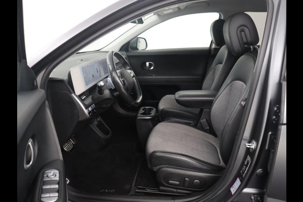 Hyundai IONIQ 5 Connect 77.4 kWh | SOH 94,1% | Half leder | Stuur/stoel verwarming Adaptive cruise | Trekhaak | BOSE sound | Camera | Park assist | Carplay | Climate control | Full LED