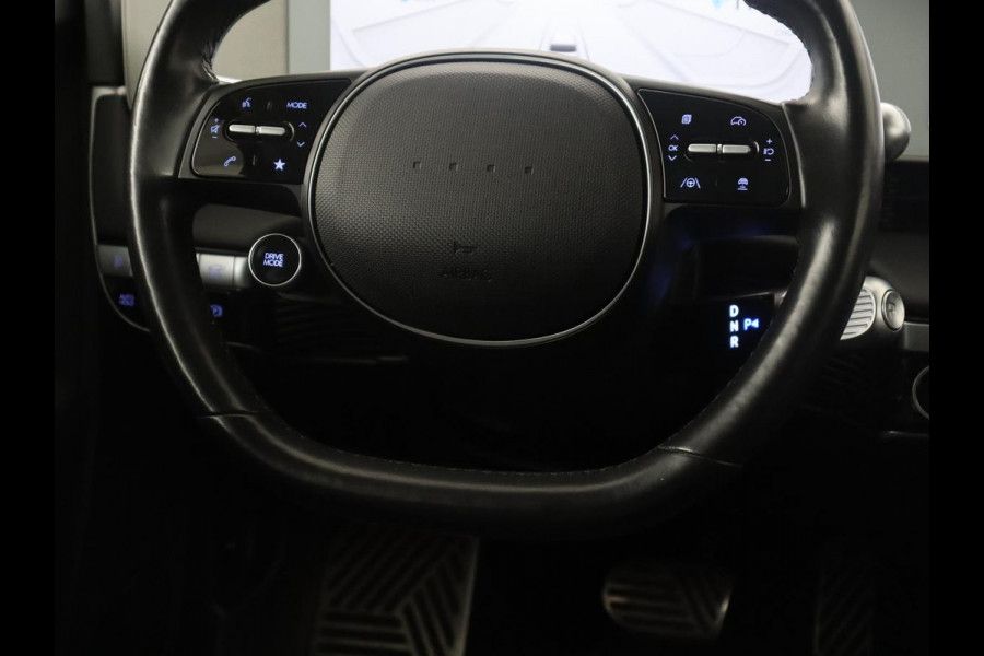 Hyundai IONIQ 5 Connect 77.4 kWh | SOH 94,1% | Half leder | Stuur/stoel verwarming Adaptive cruise | Trekhaak | BOSE sound | Camera | Park assist | Carplay | Climate control | Full LED