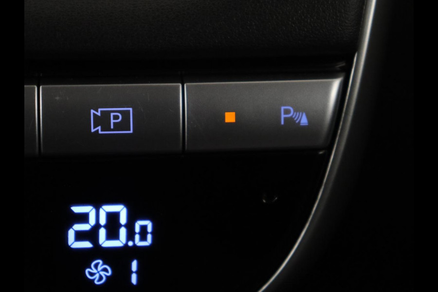 Hyundai IONIQ 5 Connect 77.4 kWh | SOH 94,1% | Half leder | Stuur/stoel verwarming Adaptive cruise | Trekhaak | BOSE sound | Camera | Park assist | Carplay | Climate control | Full LED
