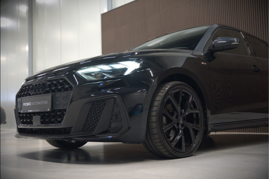 Audi A1 Sportback 35 TFSI S Line edition one S-Line | Bang & Olufsen | Stoelverwarming | Cruise Control | Ambiance Verlichting | Navigatie | Parkeersensoren | Apple Carplay | Climate Control | B&O | LED