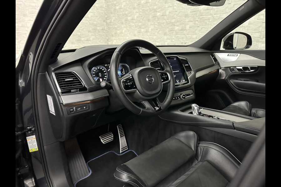 Volvo XC90 T8 AWD R-Design | Luchtvering | 360 Camera | Bowers & Wilkins | Keyless-Entry | Head-Up | Glaspook | Stuurverwarming | Zwarte hemelbekleding | Panorama | 2x Memory | Stoelverwarming V+A | Audio pakket | ISO-Glas | Getint-Glas | 7-Persoons | Volvo dealer onderhouden | Rijklaarprijs.