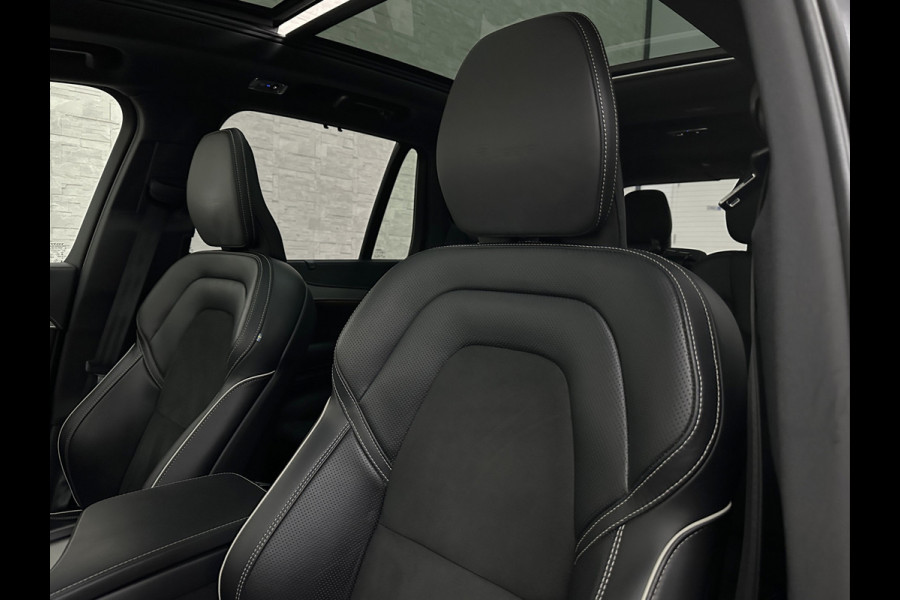 Volvo XC90 T8 AWD R-Design | Luchtvering | 360 Camera | Bowers & Wilkins | Keyless-Entry | Head-Up | Glaspook | Stuurverwarming | Zwarte hemelbekleding | Panorama | 2x Memory | Stoelverwarming V+A | Audio pakket | ISO-Glas | Getint-Glas | 7-Persoons | Volvo dealer onderhouden | Rijklaarprijs.