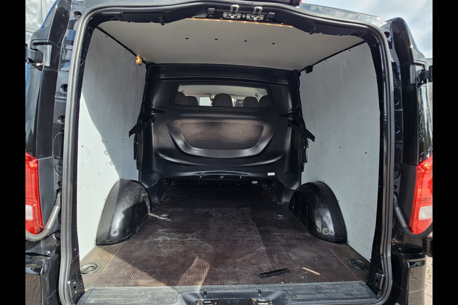 Mercedes-Benz Vito 119 CDI Lang DC Sport | Automaat | LED | 2x schuifdeur | Trekhaak | Leder | Stoelverwarming | Navi | ACC | Achterdeuren |