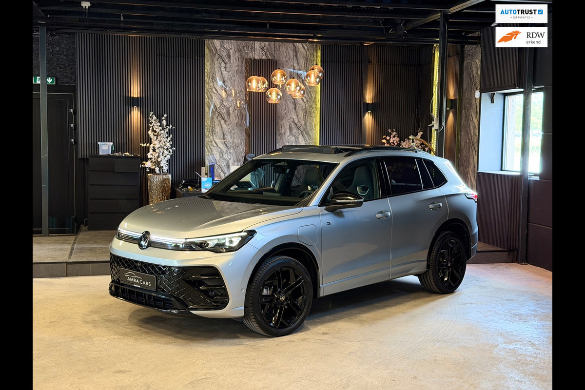 Volkswagen Tiguan 1.5 eHybrid R-Line Edition|Pano|Full options