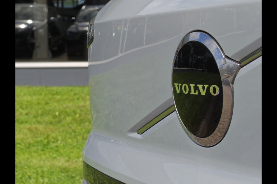 Volvo EX30 Extended Range 272PK Plus 69 kWh | BLIS | Stoel/Stuur verwarm. | Camera Achter | H&K | PDC V+A |