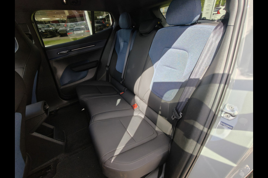 Volvo EX30 Extended Range 272PK Plus 69 kWh | BLIS | Stoel/Stuur verwarm. | Camera Achter | H&K | PDC V+A |