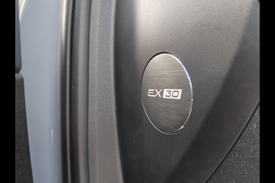 Volvo EX30 Extended Range 272PK Plus 69 kWh | BLIS | Stoel/Stuur verwarm. | Camera Achter | H&K | PDC V+A |