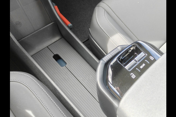Volvo EX30 Extended Range 272PK Plus 69 kWh | BLIS | Stoel/Stuur verwarm. | Camera Achter | H&K | PDC V+A |