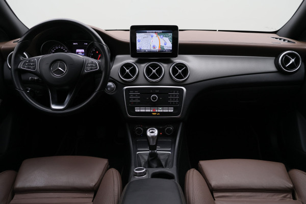 Mercedes-Benz CLA-Klasse Shooting Brake 250 Airco, Pano, Leer, Navi, PDC, Sportstoelen, Trekhaak, 18"
