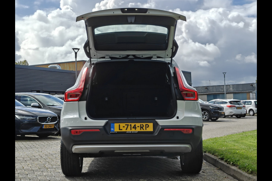 Volvo XC40 T2 130PK Automaat Momentum | Carplay | PDC V+A | Cruise Control | 18'' | DAB |