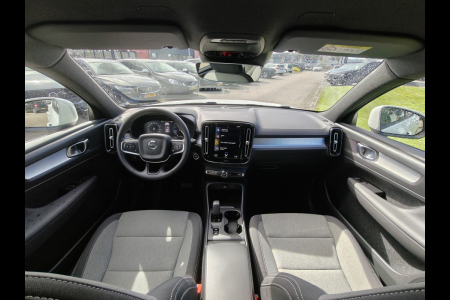 Volvo XC40 T2 130PK Automaat Momentum | Carplay | PDC V+A | Cruise Control | 18'' | DAB |