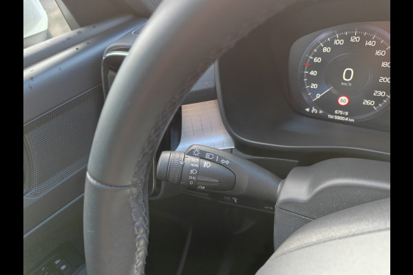Volvo XC40 T2 130PK Automaat Momentum | Carplay | PDC V+A | Cruise Control | 18'' | DAB |
