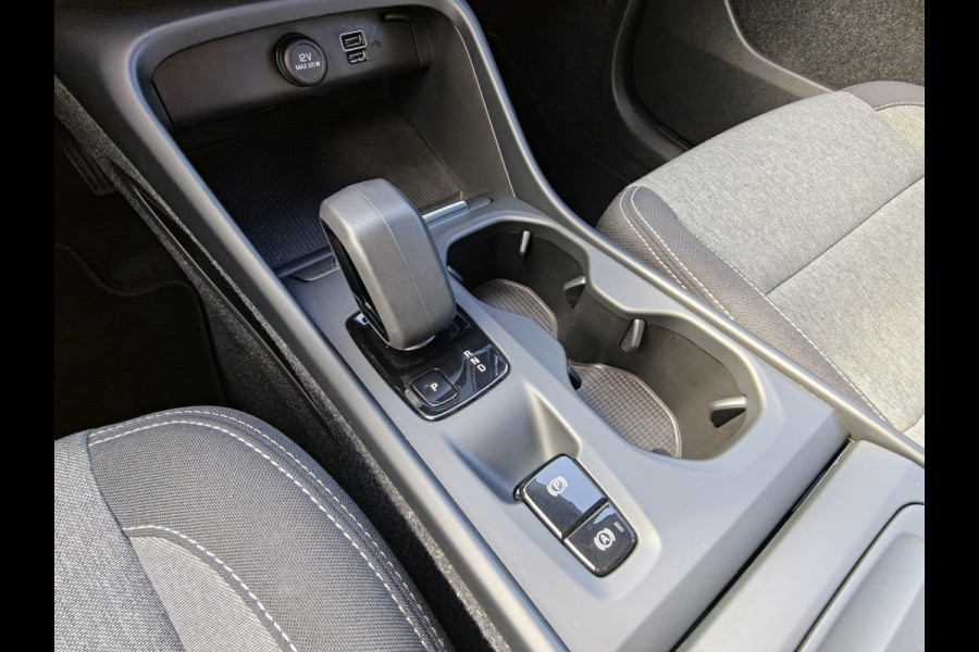 Volvo XC40 T2 130PK Automaat Momentum | Carplay | PDC V+A | Cruise Control | 18'' | DAB |