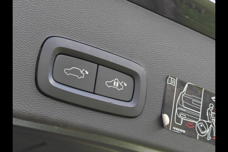 Volvo XC40 T4 211PK Plug-in Hybrid Inscription | PDC V+A | Trekhaak | Camera Achter | ACC | Leder | Stoel/Stuur verwarm. | Elektr. Kofferklep |