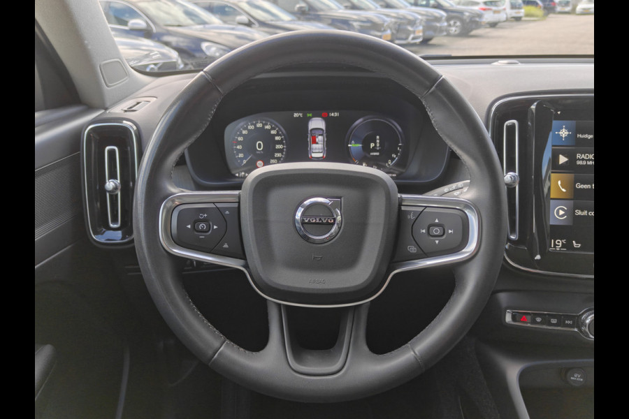 Volvo XC40 T4 211PK Plug-in Hybrid Inscription | PDC V+A | Trekhaak | Camera Achter | ACC | Leder | Stoel/Stuur verwarm. | Elektr. Kofferklep |