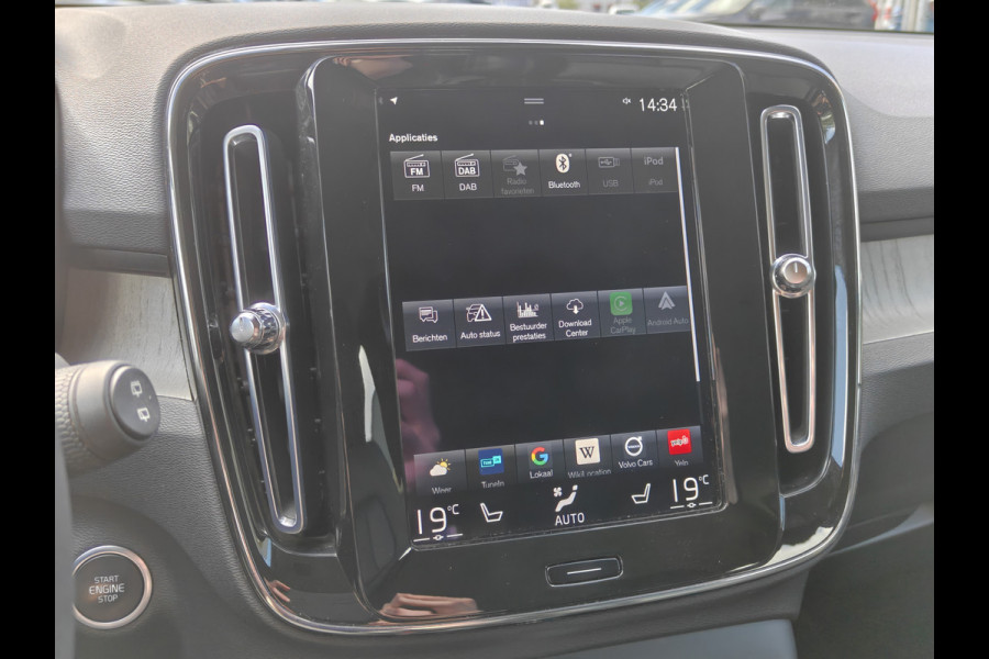 Volvo XC40 T4 211PK Plug-in Hybrid Inscription | PDC V+A | Trekhaak | Camera Achter | ACC | Leder | Stoel/Stuur verwarm. | Elektr. Kofferklep |