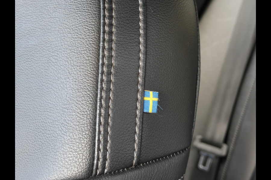 Volvo XC40 T4 211PK Plug-in Hybrid Inscription | PDC V+A | Trekhaak | Camera Achter | ACC | Leder | Stoel/Stuur verwarm. | Elektr. Kofferklep |