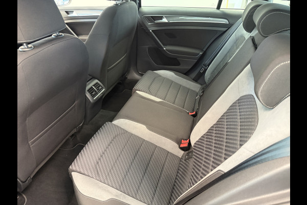 Volkswagen Golf Variant 1.5 TSI Highline Business R NAP ACC/PDC 18'' LM All Season banden Automaat 150PK!
