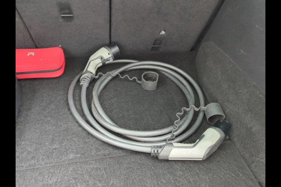 Tesla Model Y Long Range AWD 75 kWh NL-AUTO | PANODAK | LEDER | AUTOPILOT