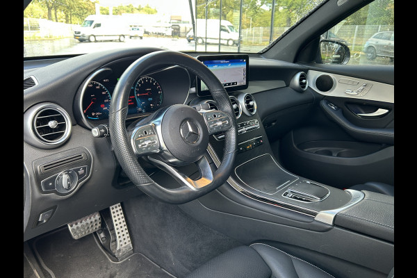Mercedes-Benz GLC 300e AMG // Panoramadak // Memory Stoelen // 360 Camera // Carplay // Keyless Entry // Privacy Glass // Elek. Achterklep // 20"