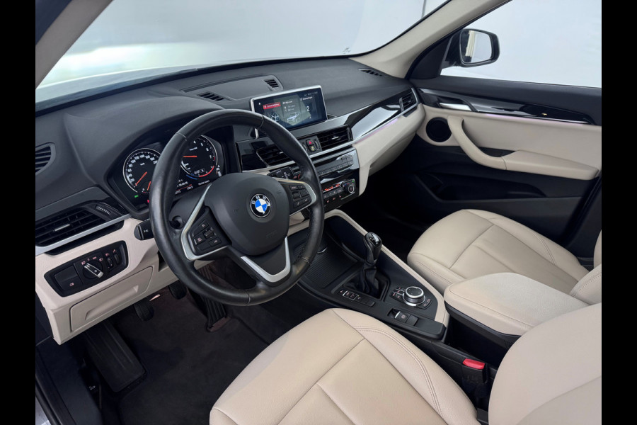 BMW X1 sDrive18i High Exe. Shadow-Line Pano-dak/Leder/18'LMV/Navi+ Keyless Start