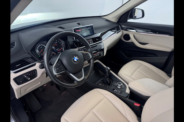 BMW X1 sDrive18i High Exe. Shadow-Line Pano-dak/Leder/18'LMV/Navi+ Keyless Start
