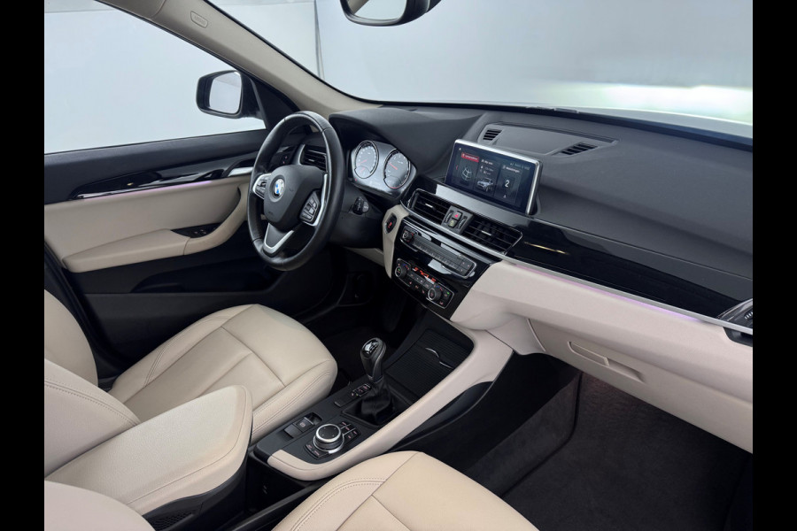 BMW X1 sDrive18i High Exe. Shadow-Line Pano-dak/Leder/18'LMV/Navi+ Keyless Start