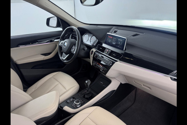 BMW X1 sDrive18i High Exe. Shadow-Line Pano-dak/Leder/18'LMV/Navi+ Keyless Start